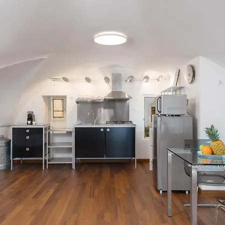 New! Amazing Piazza Navona View Apartment Rome